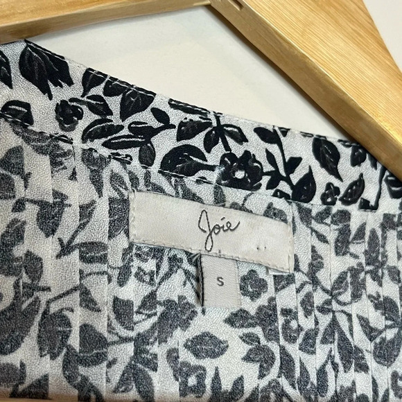 JOIE Black Floral Boho Flowy Buttons Blouse - Picture 5 of 6